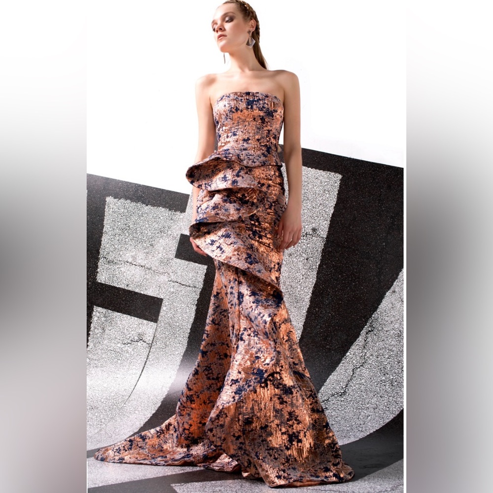 Dress - Picture 8 of 8